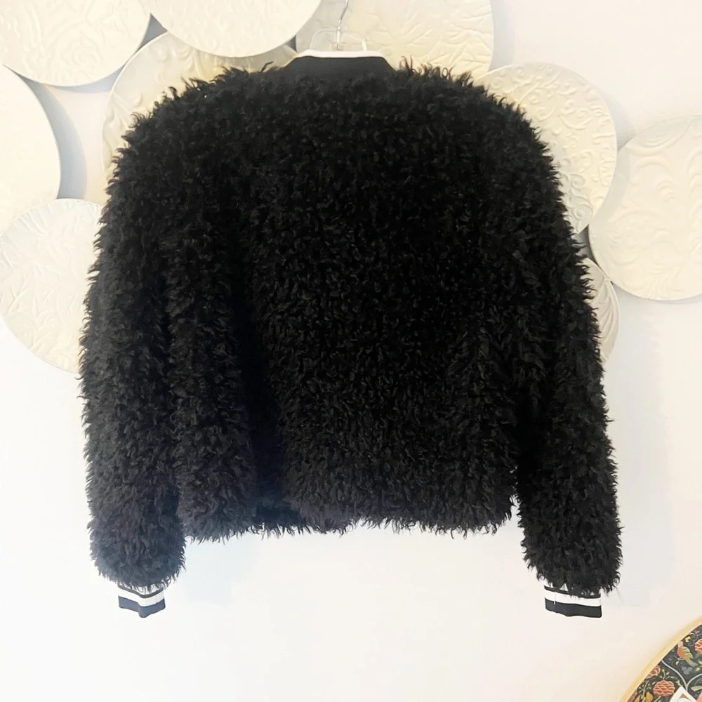 Small NWT Jessica Simpson Fuzzy Soft Jacket - Picture 2 of 4